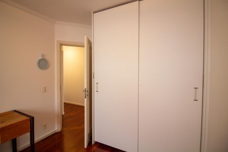 Casa de condomínio à venda com 315m², 5 quartos e 3 vagasQuarto 2