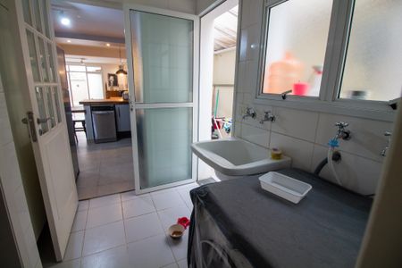 Casa de condomínio à venda com 315m², 5 quartos e 3 vagasÁrea de Serviço