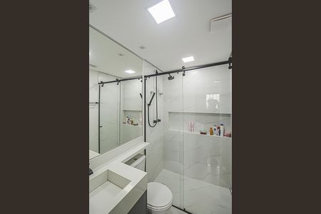 Apartamento à venda com 124m², 2 quartos e 2 vagasBanheiro da Suíte