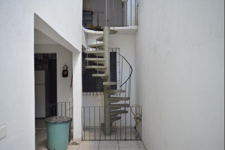 Casa para alugar com 172m², 3 quartos e 2 vagasEscada