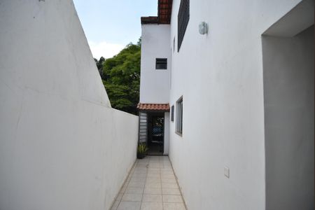 Casa para alugar com 172m², 3 quartos e 2 vagasCorredor