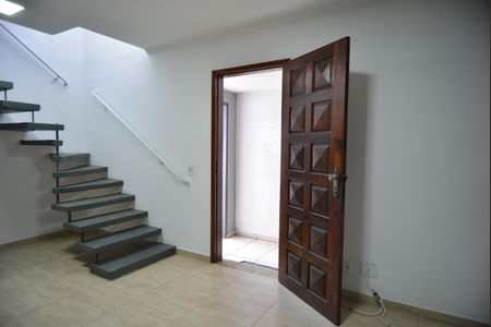 Sala de casa para alugar com 3 quartos, 172m² em Jardim Jamaica, Santo André