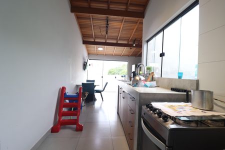 Apartamento à venda com 100m², 2 quartos e 2 vagasCozinha