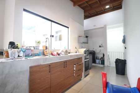Apartamento à venda com 100m², 2 quartos e 2 vagasCozinha