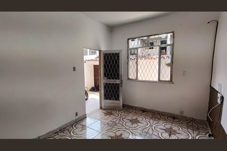Sala de casa de condomínio para alugar com 2 quartos, 65m² em Taquara, Rio de Janeiro