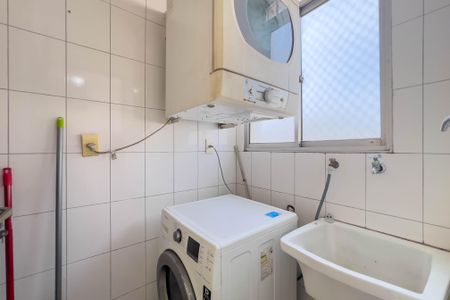Apartamento para alugar com 53m², 2 quartos e 1 vaga Apartamento para alugar com 53m², 2 quartos e 1 vagaCozinha e área de serviço