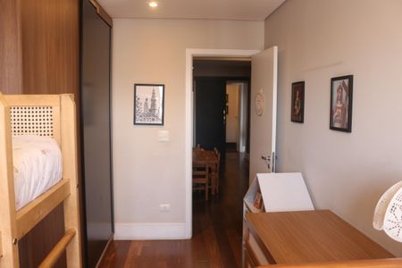 Apartamento à venda com 180m², 3 quartos e 2 vagasQuarto 2