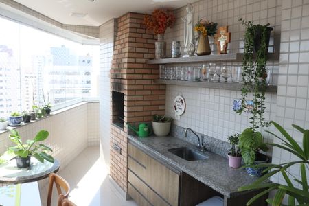 Apartamento à venda com 180m², 3 quartos e 2 vagasVaranda