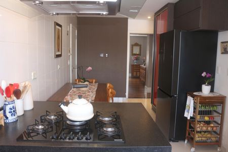 Apartamento à venda com 180m², 3 quartos e 2 vagasCozinha