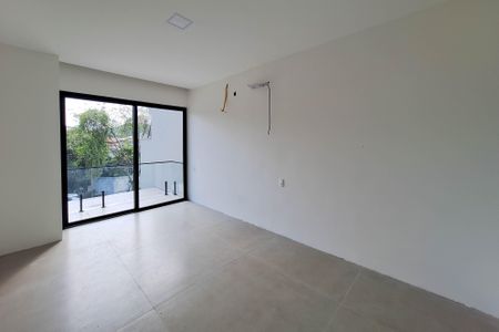 Casa à venda com 250m², 4 quartos e 2 vagas Casa à venda com 250m², 4 quartos e 2 vagasSuíte 1