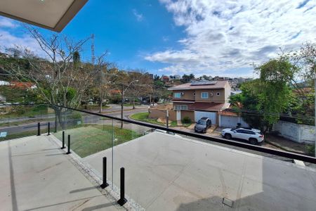 Casa à venda com 250m², 4 quartos e 2 vagas Casa à venda com 250m², 4 quartos e 2 vagasVaranda da Suíte 1