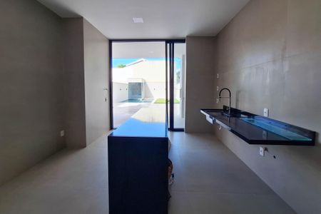 Casa à venda com 250m², 4 quartos e 2 vagas Casa à venda com 250m², 4 quartos e 2 vagasCozinha