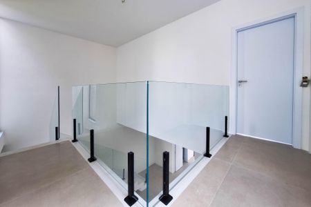 Casa à venda com 250m², 4 quartos e 2 vagas Casa à venda com 250m², 4 quartos e 2 vagasCorredor