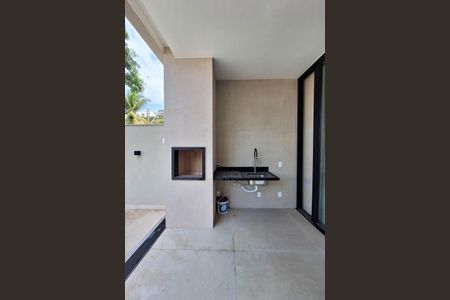 Casa à venda com 250m², 4 quartos e 2 vagas Casa à venda com 250m², 4 quartos e 2 vagasQuintal