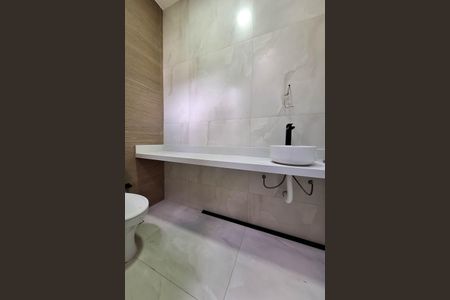 Casa à venda com 250m², 4 quartos e 2 vagas Casa à venda com 250m², 4 quartos e 2 vagasBanheiro da Suíte 3