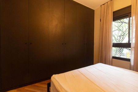 Apartamento à venda com 267m², 4 quartos e 4 vagas Apartamento à venda com 267m², 4 quartos e 4 vagasSuíte 4