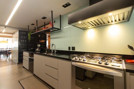 Apartamento à venda com 267m², 4 quartos e 4 vagas Apartamento à venda com 267m², 4 quartos e 4 vagasCozinha