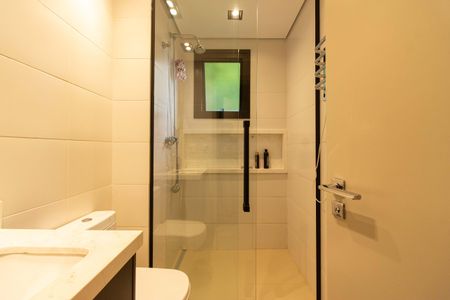 Apartamento à venda com 267m², 4 quartos e 4 vagas Apartamento à venda com 267m², 4 quartos e 4 vagasBanheiro da Suíte 4