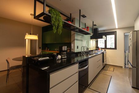 Apartamento à venda com 267m², 4 quartos e 4 vagas Apartamento à venda com 267m², 4 quartos e 4 vagasCozinha