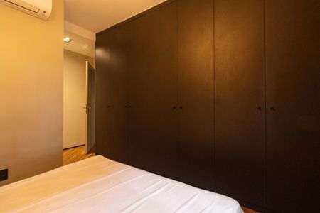 Apartamento à venda com 267m², 4 quartos e 4 vagas Apartamento à venda com 267m², 4 quartos e 4 vagasSuíte 4