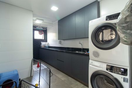 Apartamento à venda com 267m², 4 quartos e 4 vagas Apartamento à venda com 267m², 4 quartos e 4 vagasÁrea de Serviço