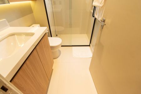 Apartamento à venda com 267m², 4 quartos e 4 vagas Apartamento à venda com 267m², 4 quartos e 4 vagasBanheiro da Suíte 3