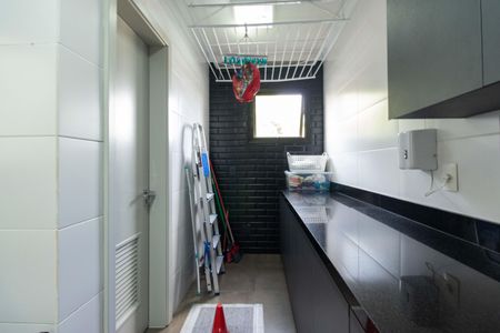 Apartamento à venda com 267m², 4 quartos e 4 vagas Apartamento à venda com 267m², 4 quartos e 4 vagasÁrea de Serviço