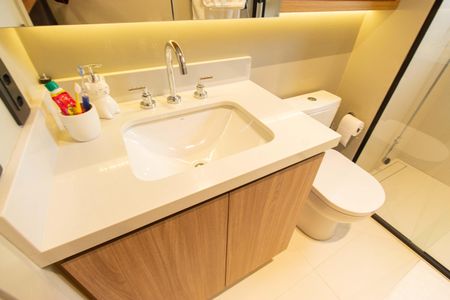 Apartamento à venda com 267m², 4 quartos e 4 vagas Apartamento à venda com 267m², 4 quartos e 4 vagasBanheiro da Suíte 3