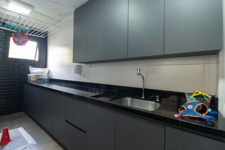 Apartamento à venda com 267m², 4 quartos e 4 vagas Apartamento à venda com 267m², 4 quartos e 4 vagasÁrea de Serviço