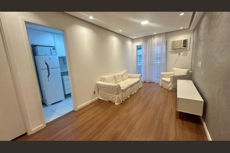 Sala de apartamento para alugar com 3 quartos, 93m² em Recreio dos Bandeirantes, Rio de Janeiro