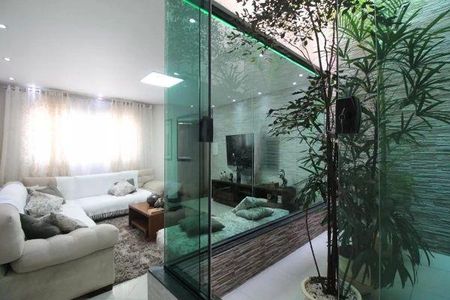 Casa à venda com 3 quartos, 225m² em Vila Guilhermina, São Paulo