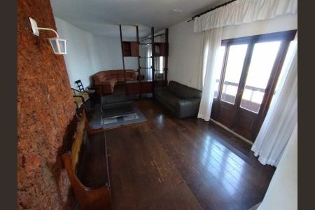 Casa à venda com 454m², 5 quartos e 3 vagas