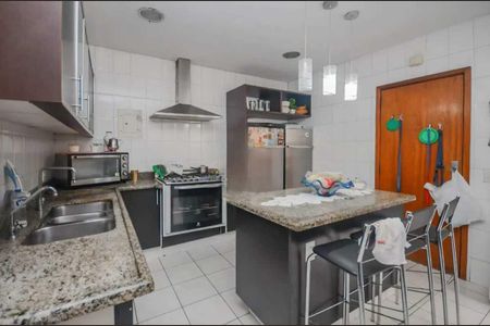 Apartamento à venda com 185m², 4 quartos e 1 vaga