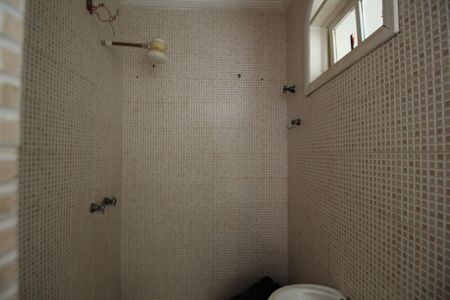 Casa à venda com 368m², 5 quartos e 3 vagasBanheiro de Serviço