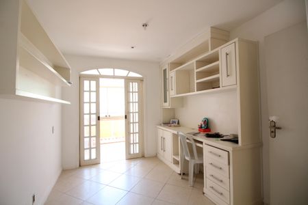 Casa à venda com 368m², 5 quartos e 3 vagasQuarto 1