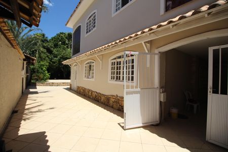 Casa à venda com 368m², 5 quartos e 3 vagasÁrea Externa