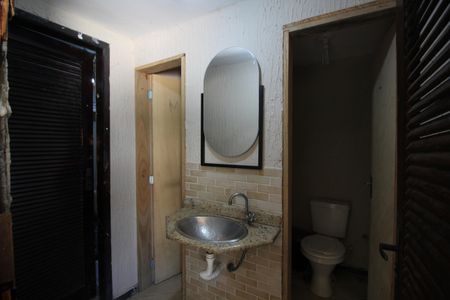 Casa à venda com 368m², 5 quartos e 3 vagasBanheiros da Área Externa