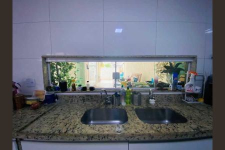 Casa de condomínio à venda com 100m², 4 quartos e 2 vagas