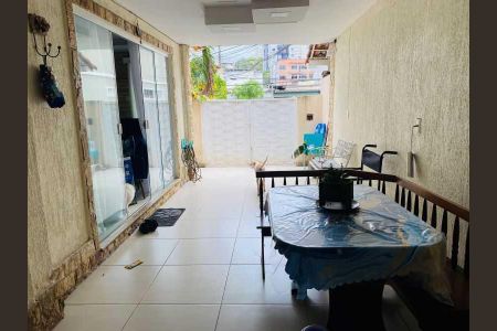 Casa de condomínio à venda com 100m², 4 quartos e 2 vagas