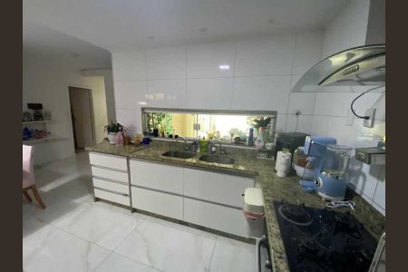 Casa de condomínio à venda com 100m², 4 quartos e 2 vagas