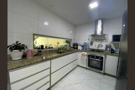 Casa de condomínio à venda com 100m², 4 quartos e 2 vagas