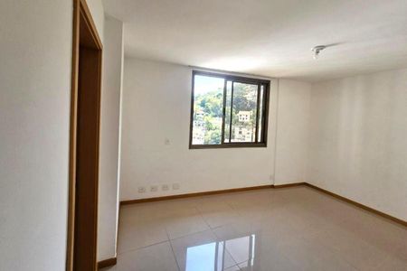 Apartamento à venda com 66m², 2 quartos e 1 vaga