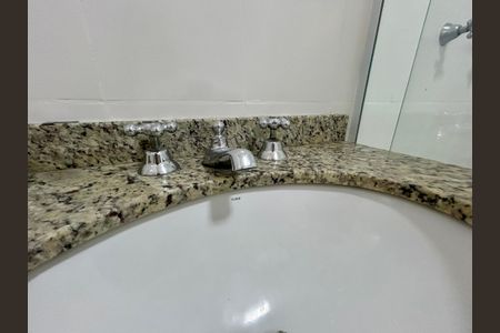 Apartamento à venda com 60m², 2 quartos e 1 vagaBanheiro 1