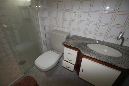 Apartamento à venda com 67m², 2 quartos e 2 vagasBanheiro Social