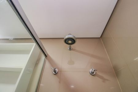 Banheiro de kitnet/studio à venda com 1 quarto, 52m² em Petrópolis, Porto Alegre