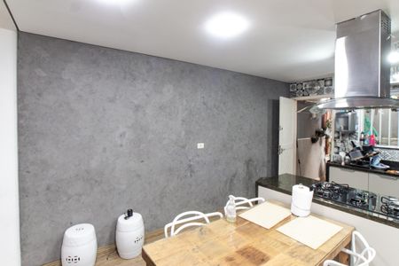 Casa à venda com 140m², 3 quartos e 2 vagas Casa à venda com 140m², 3 quartos e 2 vagasCozinha