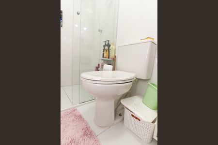 Casa à venda com 140m², 3 quartos e 2 vagas Casa à venda com 140m², 3 quartos e 2 vagasBanheiro