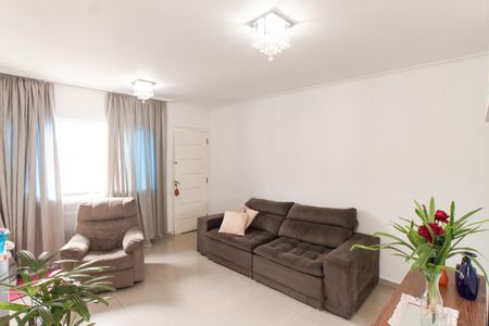 Casa à venda com 140m², 3 quartos e 2 vagas Casa à venda com 140m², 3 quartos e 2 vagasSala