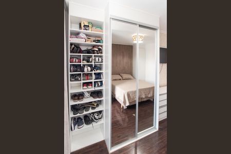 Casa à venda com 140m², 3 quartos e 2 vagas Casa à venda com 140m², 3 quartos e 2 vagasSuíte