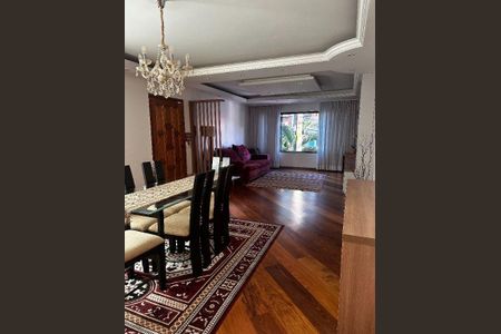 Casa à venda com 3 quartos, 198m² em Jardim das Vertentes, São Paulo